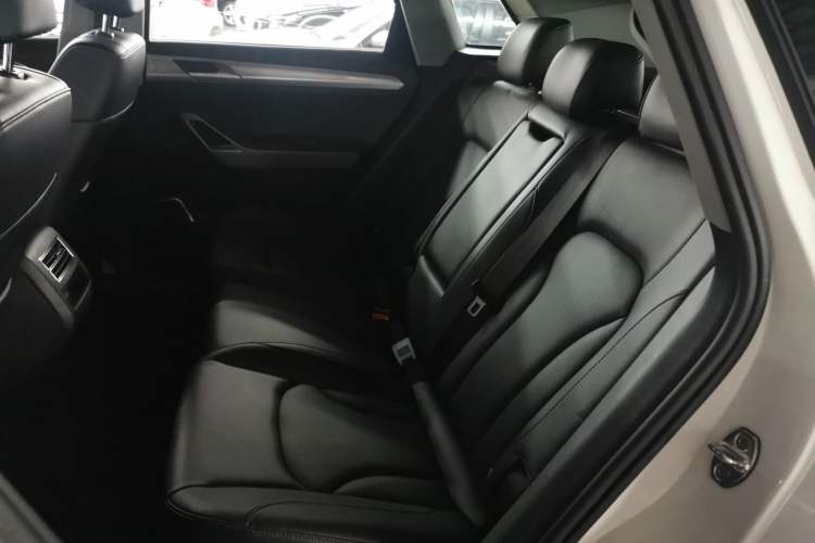 Used Zotye Domy X7 2017 2.0T DCT Ultimate Edition Left Rear Seat