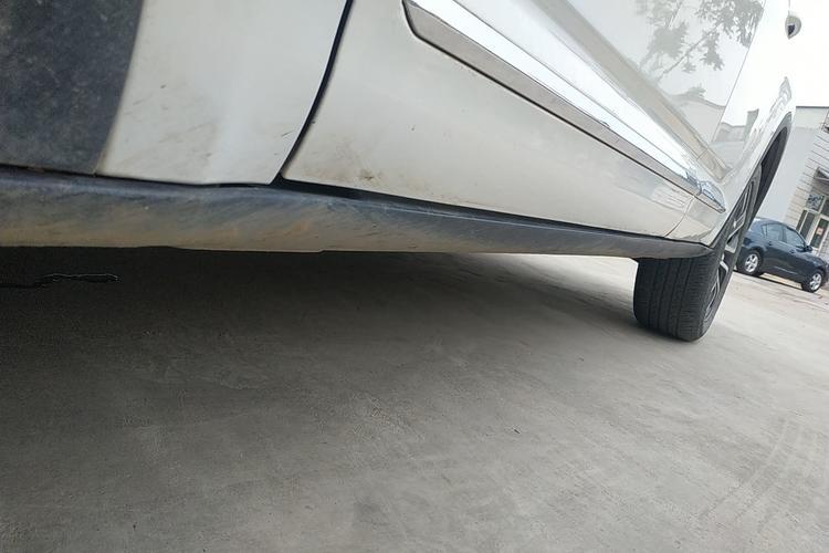Used Zotye Domy X7 2017 Upgraded Edition 1.8T DCT Huashan Model Left Side Sill