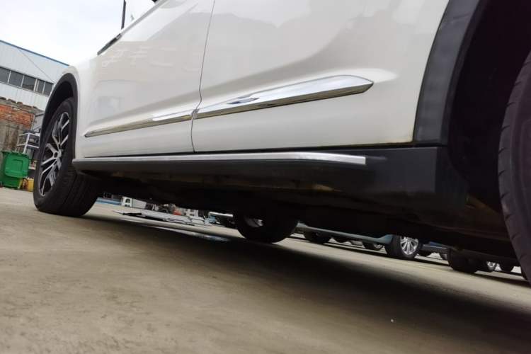 Used Zotye Domy X7 2017 1.8T Manual Luxury Model Left Side Sill