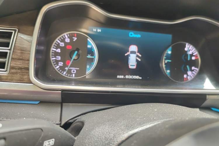 Used Zotye Domy X7 2017 1.8T Manual Luxury Model Odometer Close Up