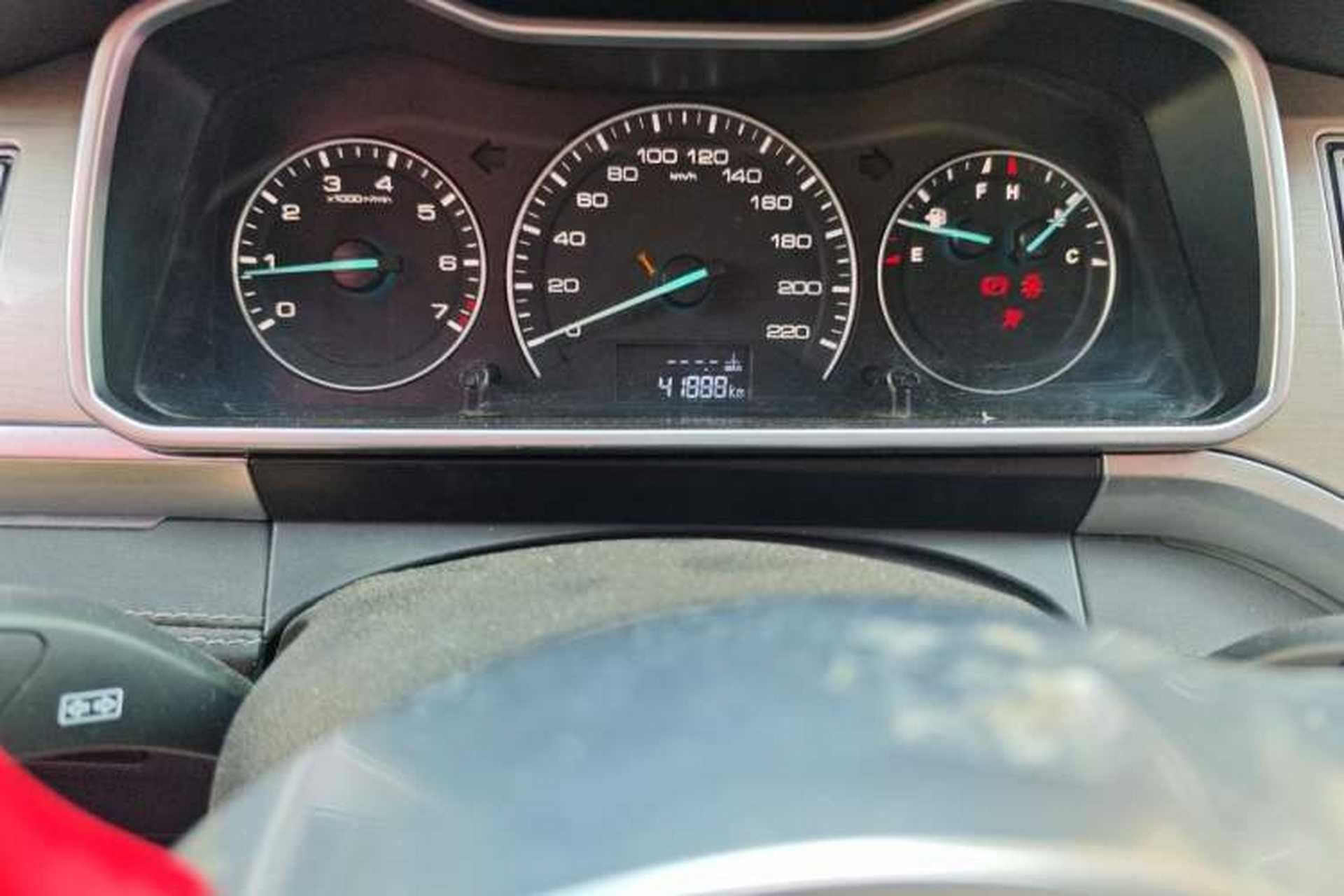 Used Zotye Domy X7 2017 1.8T Manual Elite Model Odometer Close Up