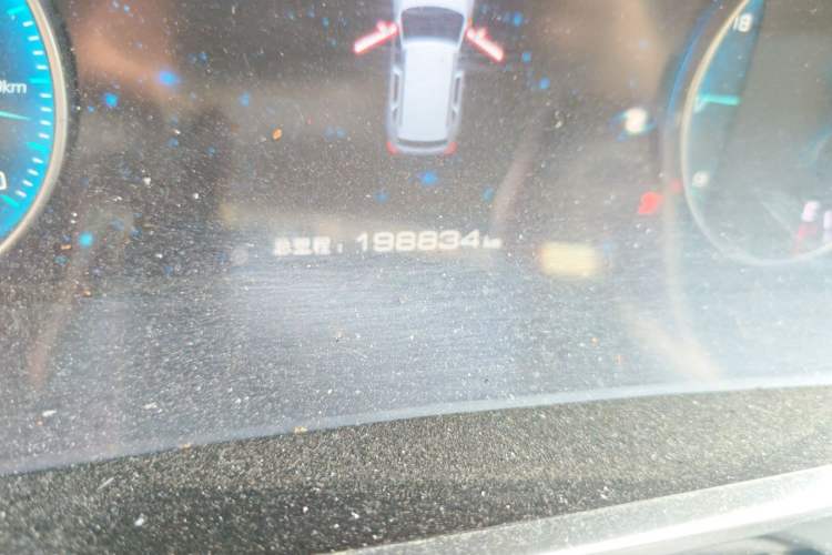 Used Zotye Domy X7 2017 1.8T Manual Luxury Model Odometer Close Up