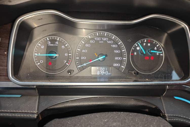 Used Zotye Domy X7 2017 1.5T Manual Elite Version Odometer Close Up