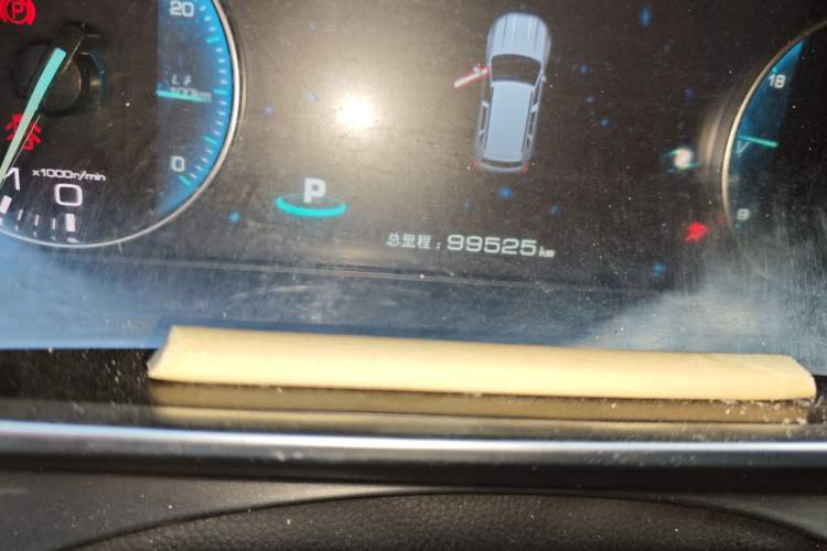 Used Zotye Domy X7 2017 1.8T DCT Prestige Model Odometer Close Up
