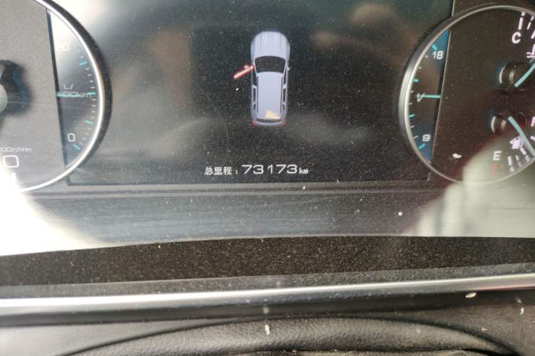 Used Zotye Domy X7 2017 1.8T Manual Luxury Model Odometer Close Up