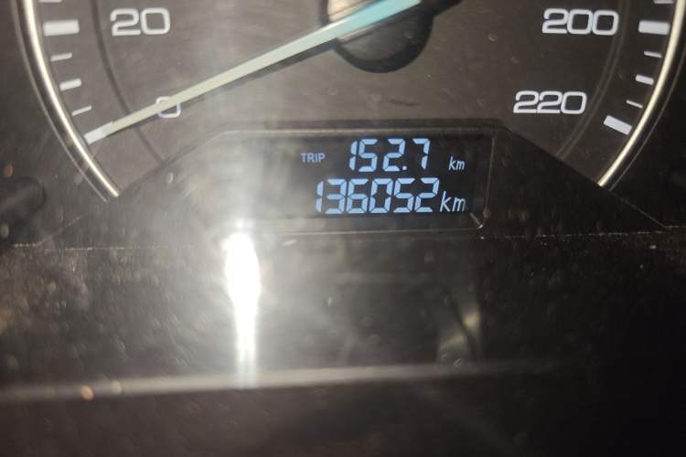 Used Zotye Domy X7 2017 1.5T Manual Elite Version Odometer Close Up