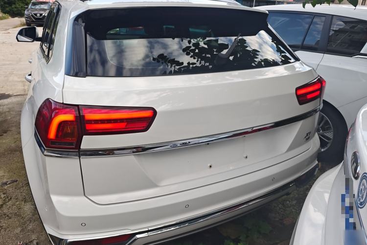 Used Zotye Domy X7 2017 Upgraded Edition 2.0T DCT Huangshan Model 7 Seats Rear