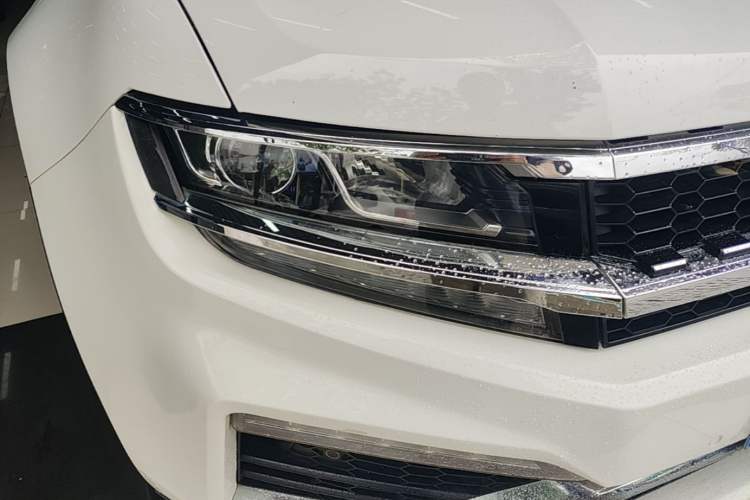 Used Zotye Domy X7 2017 Upgraded Edition 1.8T DCT Huashan Model Right Front Headlight