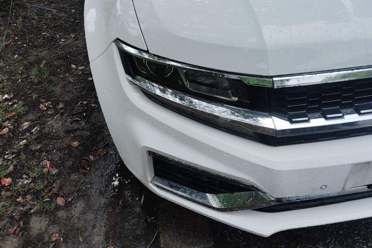 Used Zotye Domy X7 2017 Upgraded Edition 1.8T DCT Huashan Model Right Front Headlight
