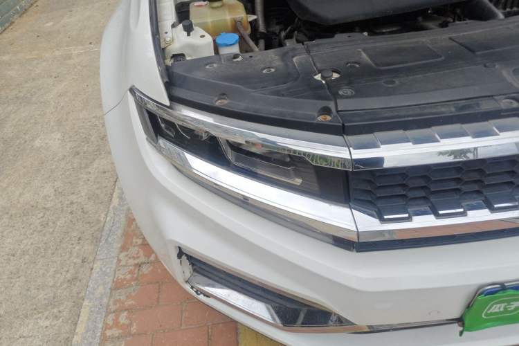 Used Zotye Domy X7 2017 Upgraded Edition 1.8T DCT Huashan Model Right Front Headlight