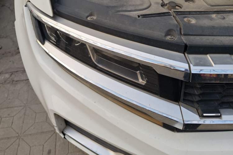 Used Zotye Domy X7 2017 1.8T DCT Prestige Model Right Front Headlight