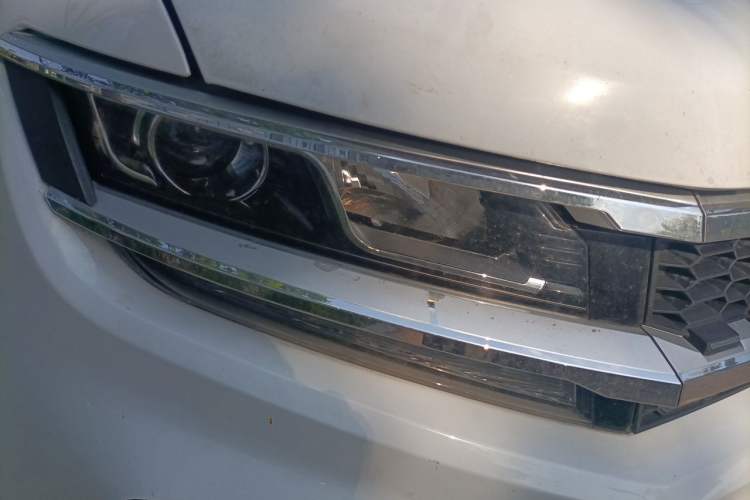 Used Zotye Domy X7 2017 1.8T DCT Prestige Model Right Front Headlight