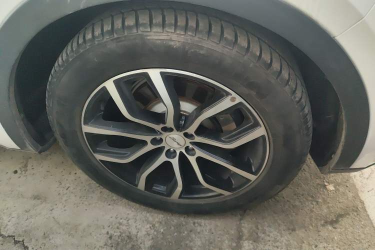 Used Zotye Domy X7 2017 2.0T DCT Ultimate Edition Right Front Wheel Hub