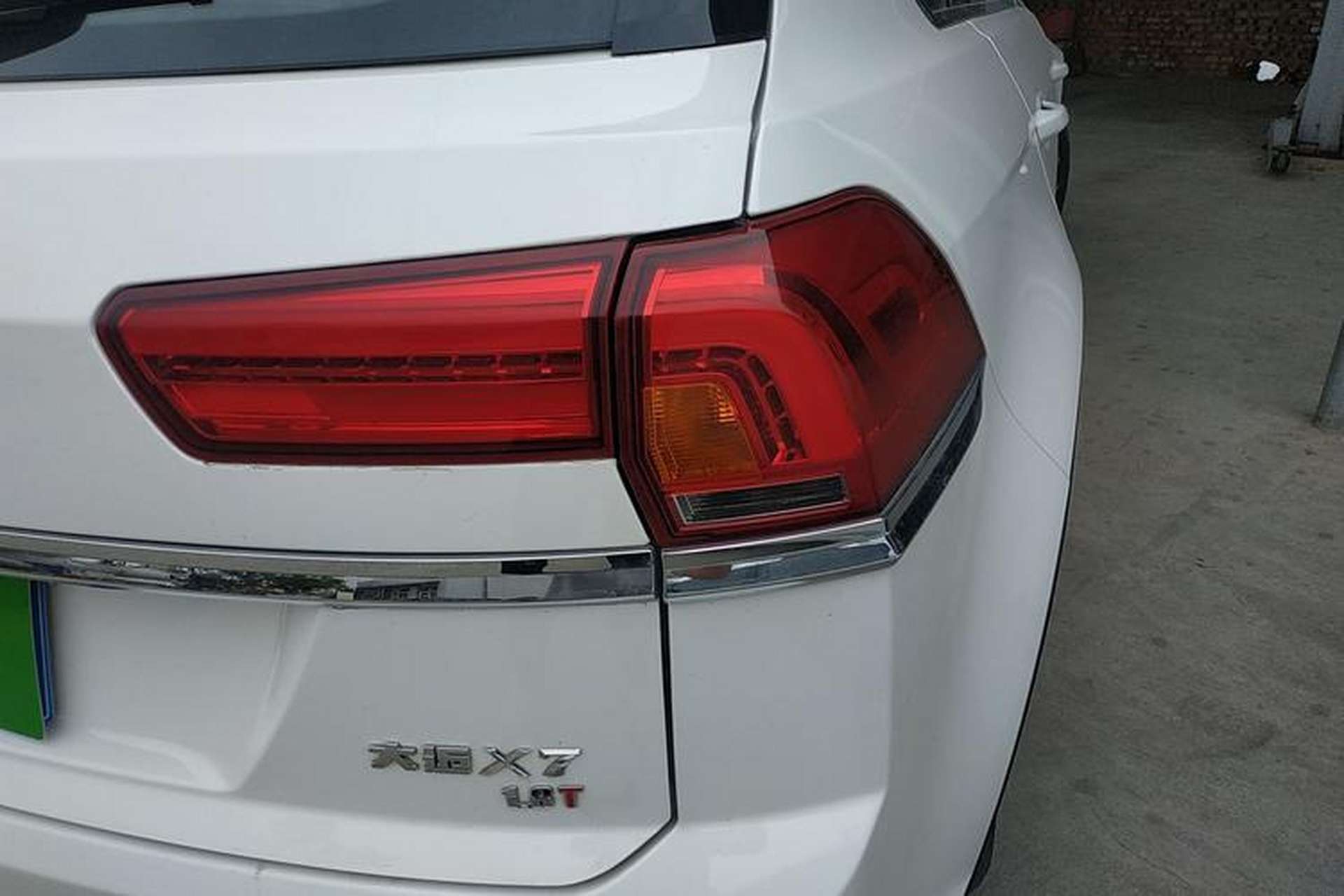 Used Zotye Domy X7 2017 Upgraded Edition 1.8T DCT Huashan Model Right Rear Taillight