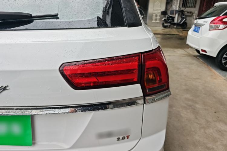 Used Zotye Domy X7 2017 2.0T DCT Ultimate Edition Right Rear Taillight