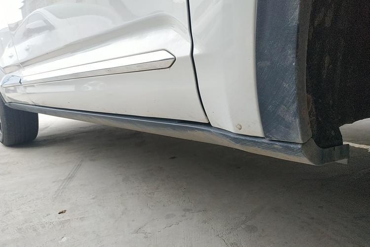 Used Zotye Domy X7 2017 Upgraded Edition 1.8T DCT Huashan Model Right Side Sill