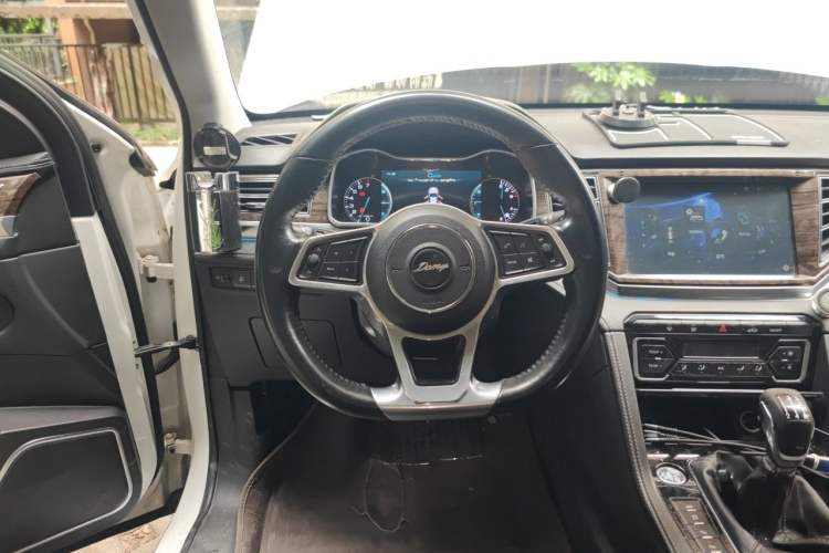 Used Zotye Domy X7 2017 1.8T Manual Luxury Model Steering Wheel