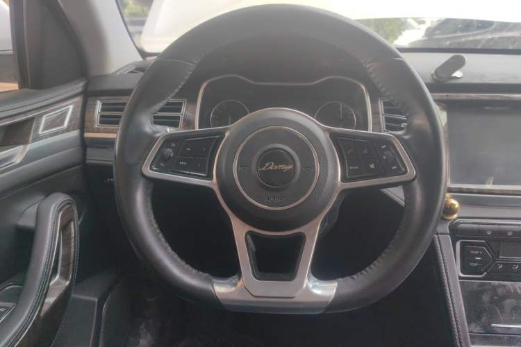 Used Zotye Domy X7 2017 1.8T Manual Luxury Model Steering Wheel