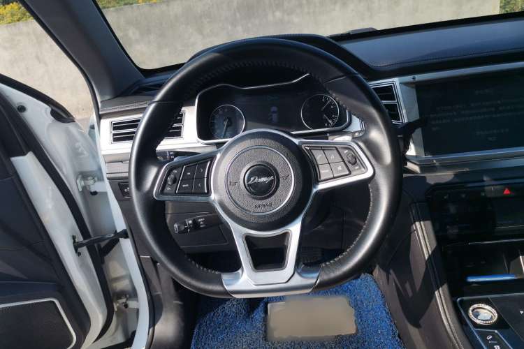 Used Zotye Domy X7 2017 Upgraded Edition 2.0T DCT Huangshan Model 7 Seats Steering Wheel