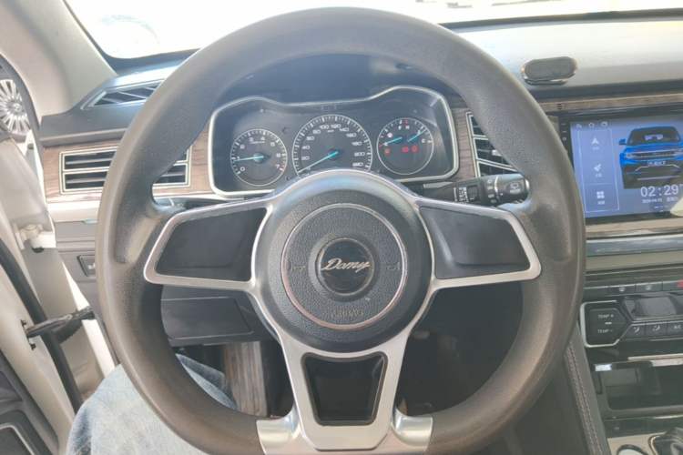 Used Zotye Domy X7 2017 1.8T Manual Luxury Model Steering Wheel