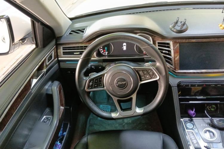 Used Zotye Domy X7 2017 2.0T DCT Ultimate Edition Steering Wheel