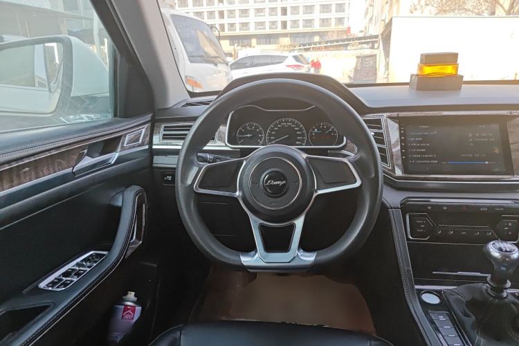 Used Zotye Domy X7 2017 1.5T Manual Elite Version Steering Wheel