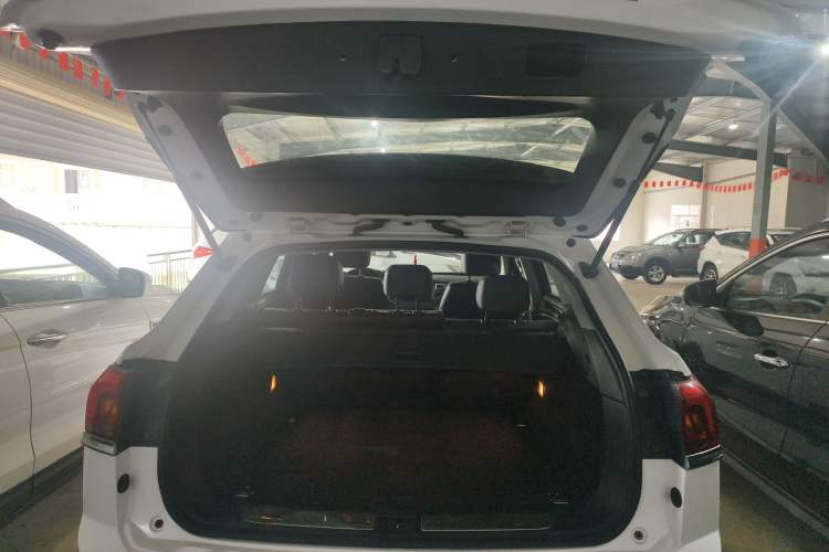 Used Zotye Domy X7 2017 1.8T Manual Luxury Model Trunk