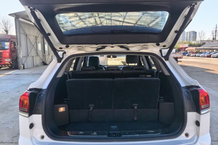 Used Zotye Domy X7 2017 Upgraded Edition 2.0T DCT Huangshan Model 7 Seats Trunk