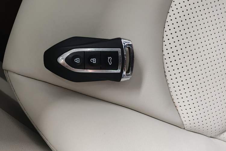Used Zotye Domy X7 2017 Upgraded Edition 1.8T DCT Huashan Model Vehicle Key
