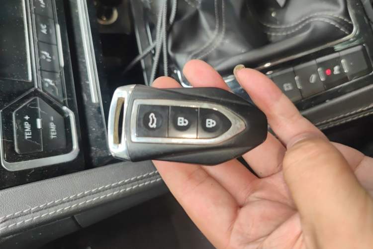 Used Zotye Domy X7 2017 1.8T Manual Luxury Model Vehicle Key