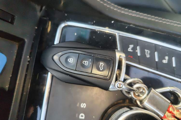 Used Zotye Domy X7 2017 2.0T DCT Ultimate Edition Vehicle Key
