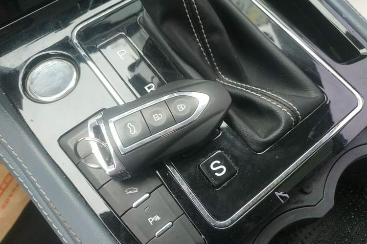 Used Zotye Domy X7 2017 Upgraded Edition 1.8T DCT Huashan Model Vehicle Key