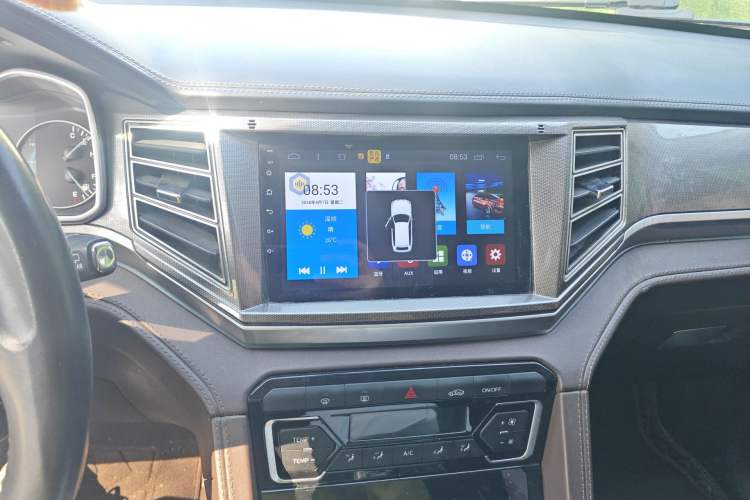 Used Zotye Domy X7 2018 2.0T Automatic Prestige Edition Audio And AC Panel