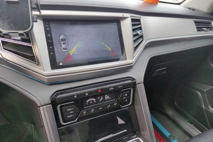 Used Zotye Domy X7 2018 2.0T Automatic Luxury Version Audio And AC Panel