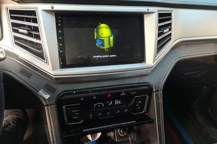 Used Zotye Domy X7 2018 2.0T Automatic Luxury Version Audio And AC Panel