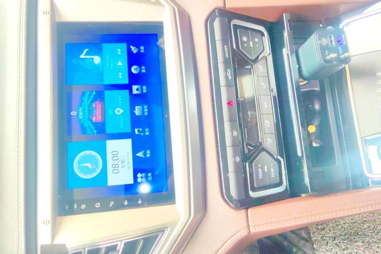 Used Zotye Domy X7 2018 2.0T Automatic Luxury Version Audio And AC Panel
