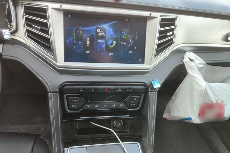 Used Zotye Domy X7 2018 2.0T Automatic Prestige Edition Audio And AC Panel