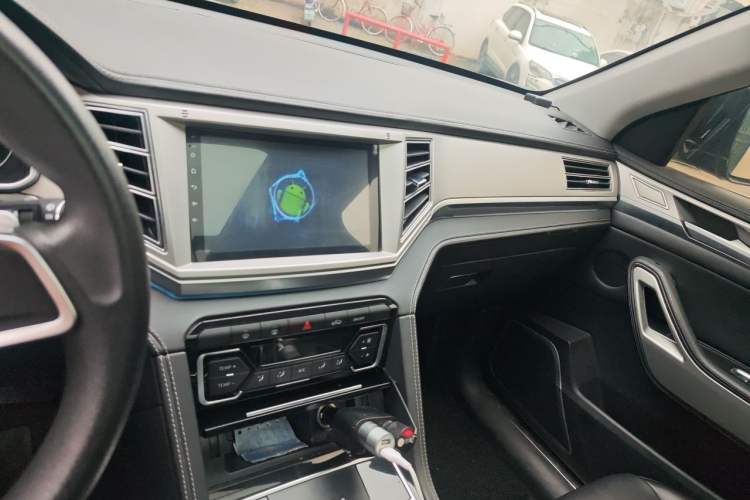 Used Zotye Domy X7 2018 2.0T Automatic Luxury Version Audio And AC Panel