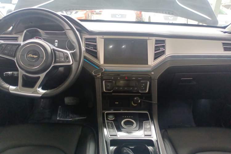 Used Zotye Domy X7 2018 2.0T Automatic Prestige Edition Center Console
