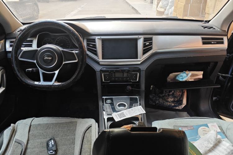 Used Zotye Domy X7 2018 2.0T Automatic Luxury Version Center Console