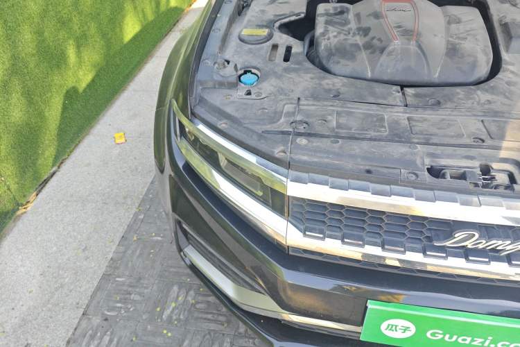 Used Zotye Domy X7 2018 2.0T Automatic Prestige Edition Engine Bay Right