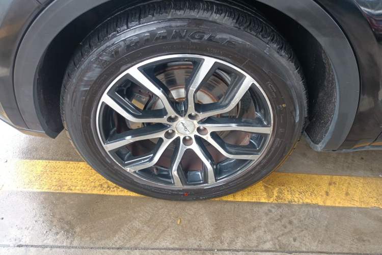 Used Zotye Domy X7 2018 2.0T Automatic Prestige Edition Exterior 4
