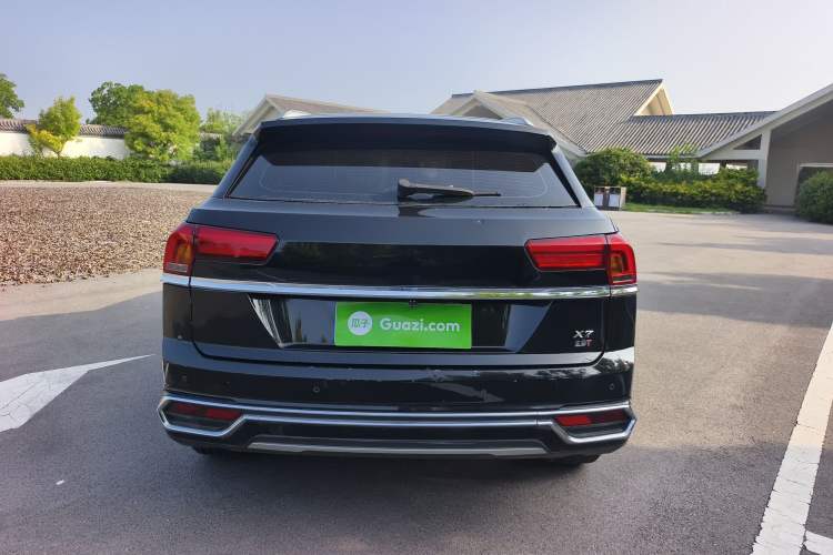 Used Zotye Domy X7 2018 2.0T Automatic Luxury Version Exterior 4