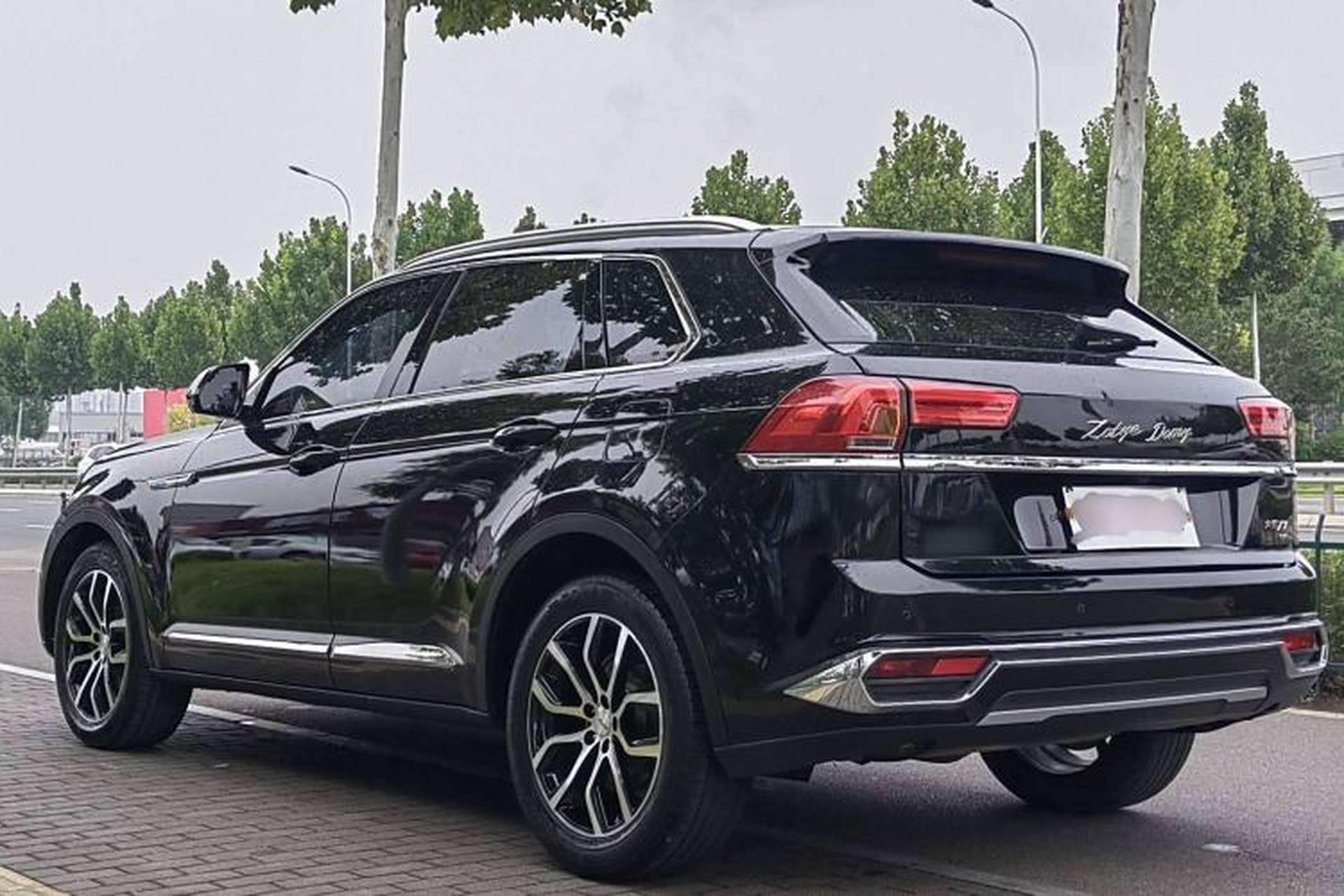 Used Zotye Domy X7 2018 2.0T Automatic Luxury Version Exterior 4