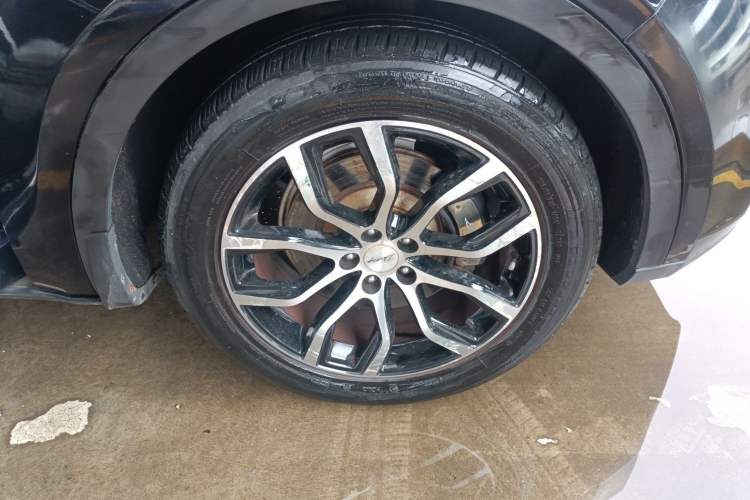 Used Zotye Domy X7 2018 2.0T Automatic Prestige Edition Exterior 5
