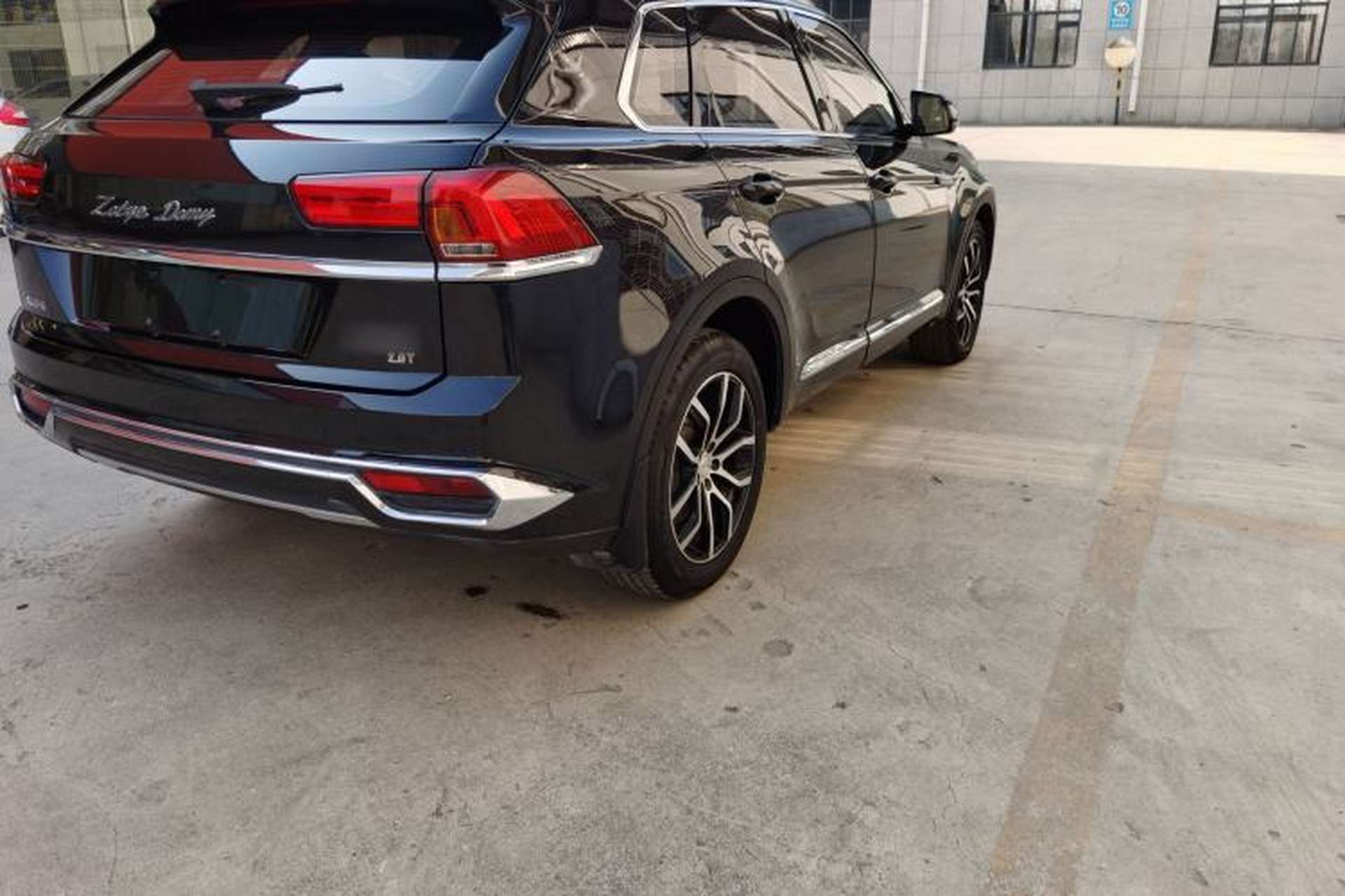Used Zotye Domy X7 2018 2.0T Automatic Prestige Edition Exterior 6