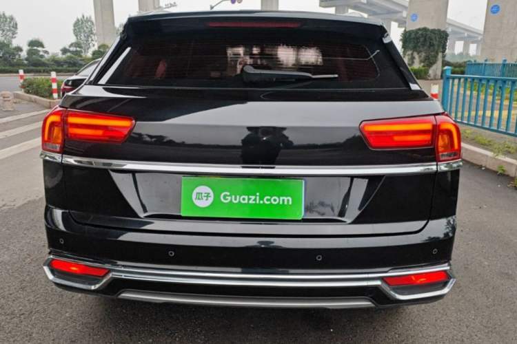 Used Zotye Domy X7 2018 2.0T Automatic Luxury Version Exterior 9