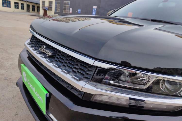 Used Zotye Domy X7 2018 2.0T Automatic Luxury Version Exterior 9