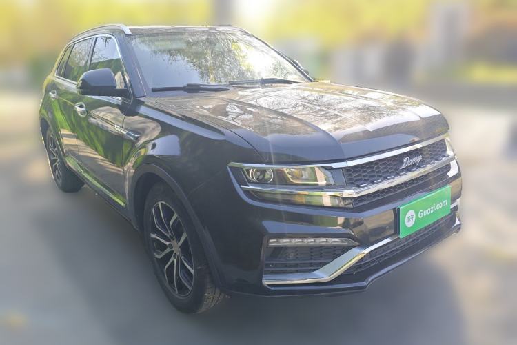 Used Zotye Domy X7 2018 2.0T Automatic Prestige Edition Front Right 45 Deg