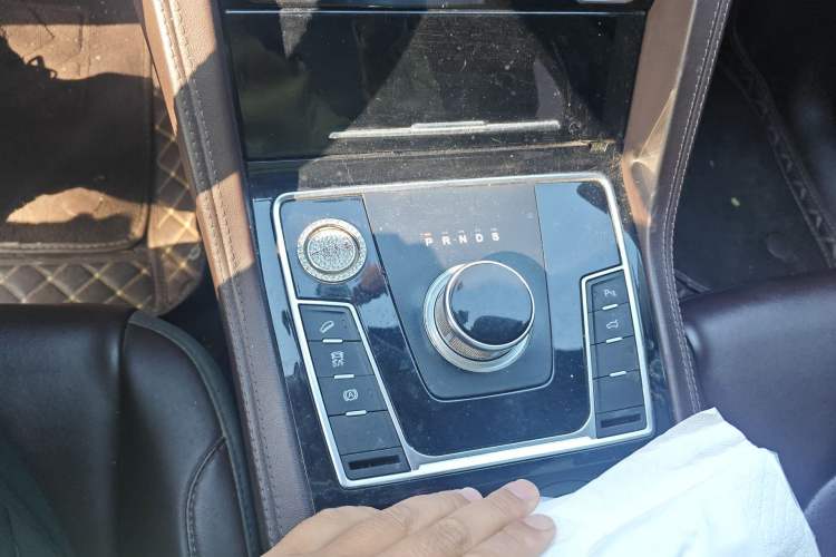 Used Zotye Domy X7 2018 2.0T Automatic Prestige Edition Gear Lever
